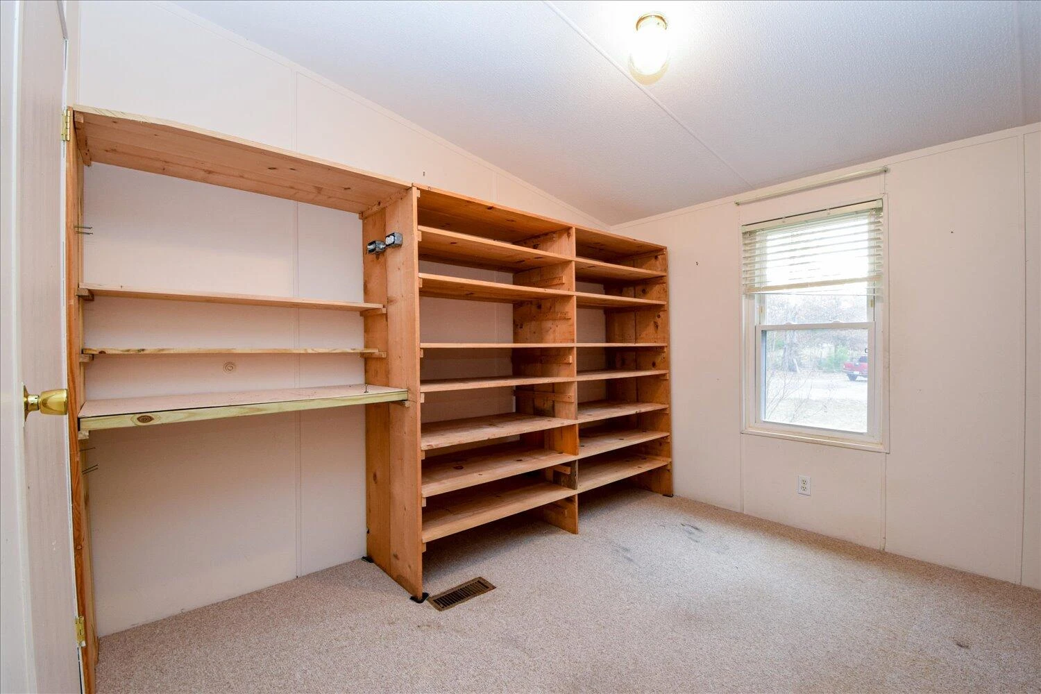 1214 Evelyn DR - Photo 15