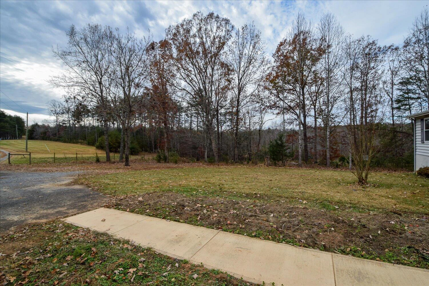 1214 Evelyn DR - Photo 25