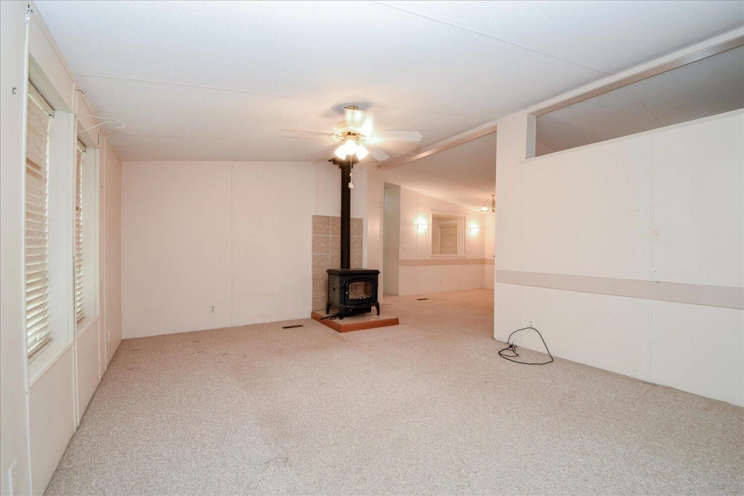 1214 Evelyn DR - Photo 3