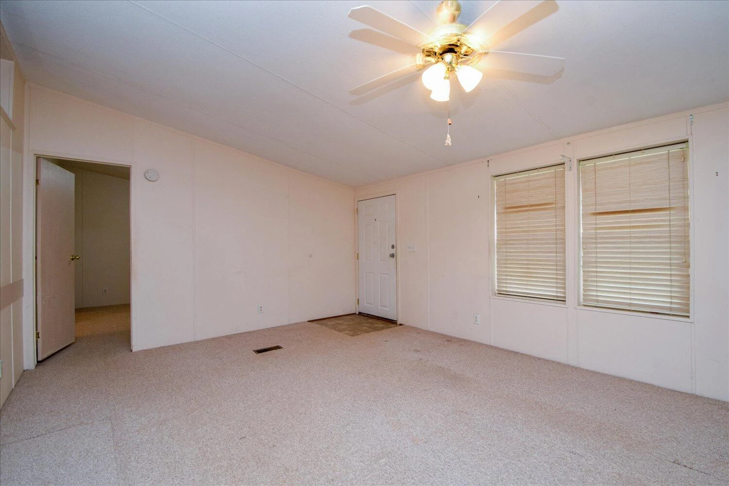 1214 Evelyn DR - Photo 4