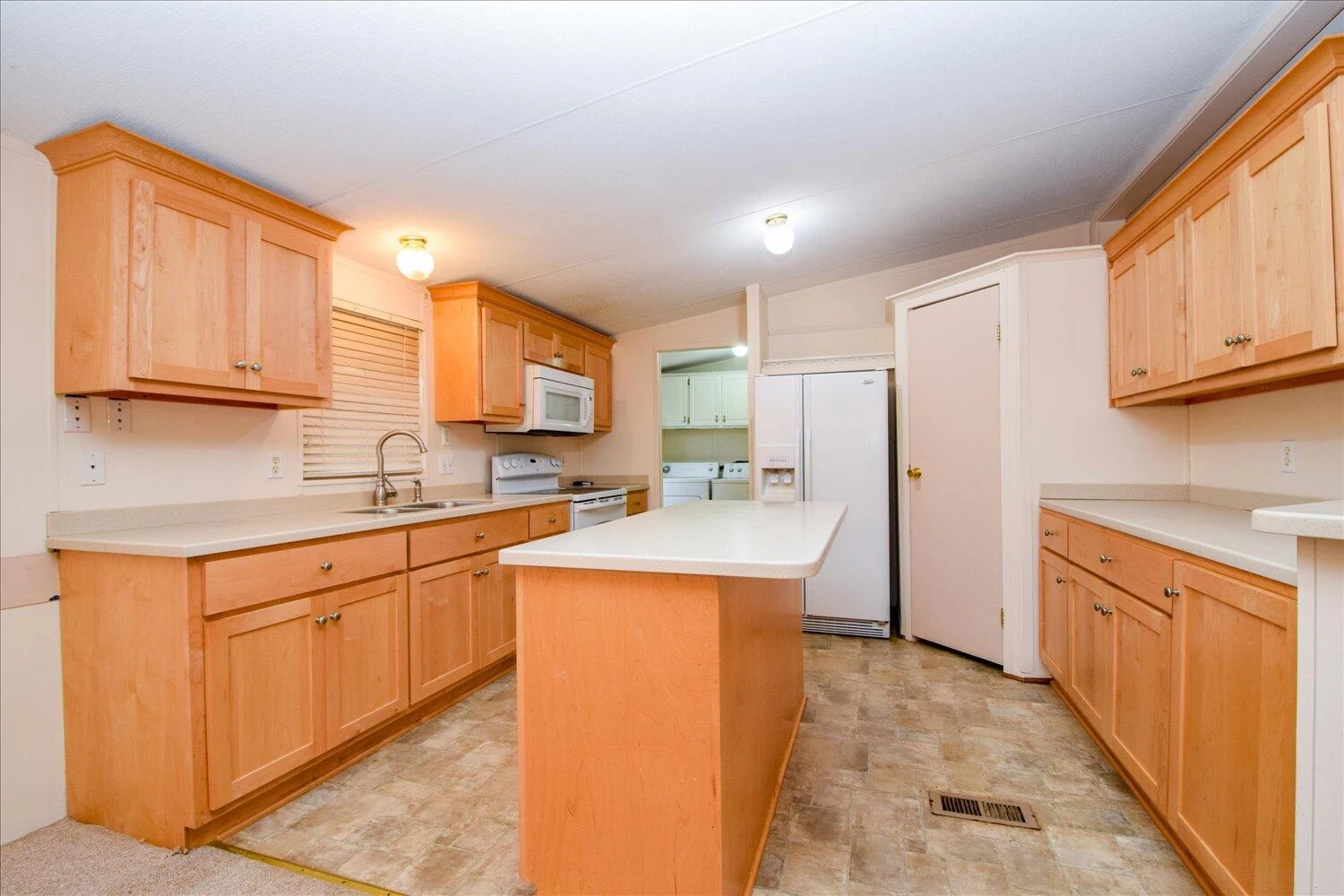 1214 Evelyn DR - Photo 6