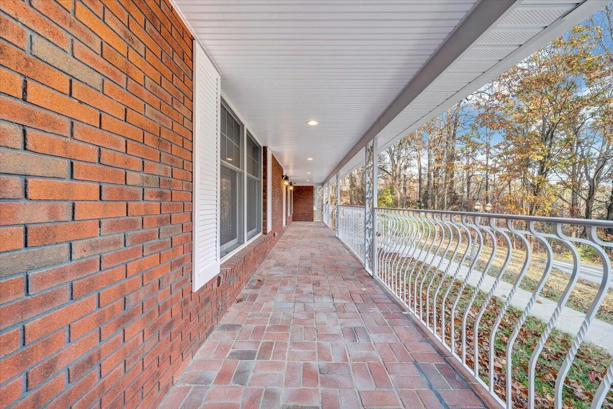 3054 Loch Haven DR - Photo 2