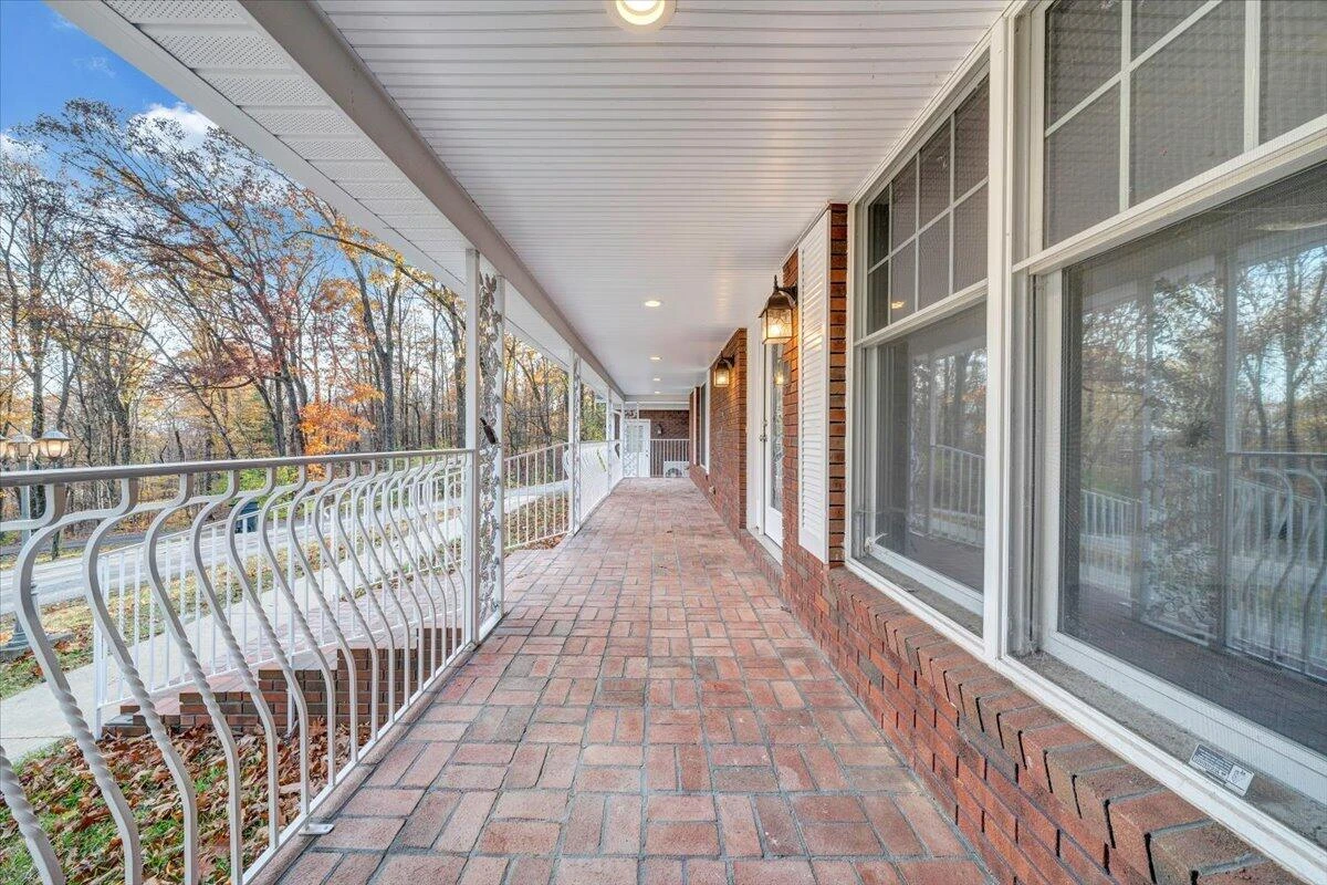 3054 Loch Haven DR - Photo 3