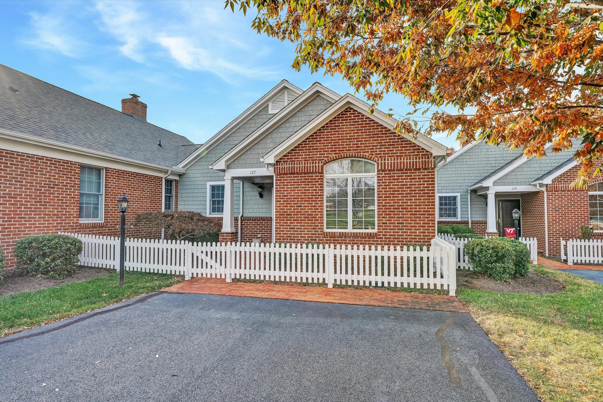 127 Village Green DR - Photo 2