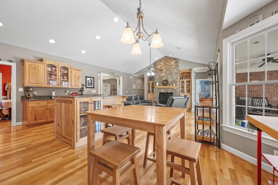 1422 Hidden Oaks LN - Photo 23
