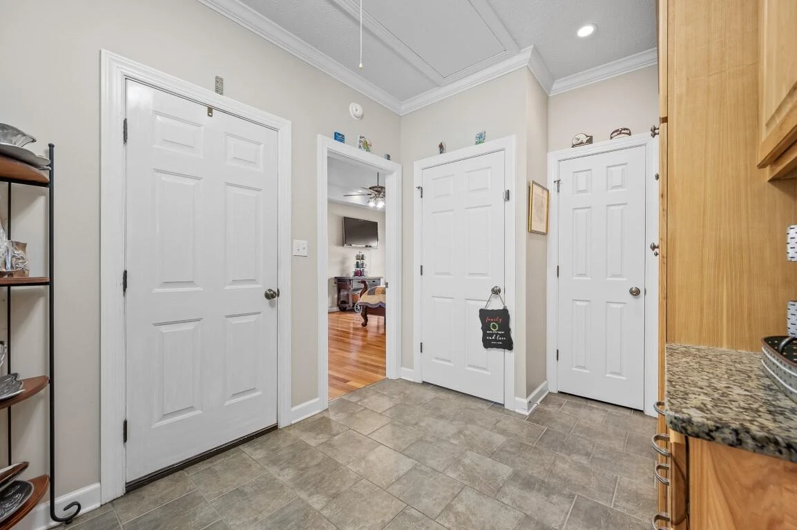 1422 Hidden Oaks LN - Photo 27