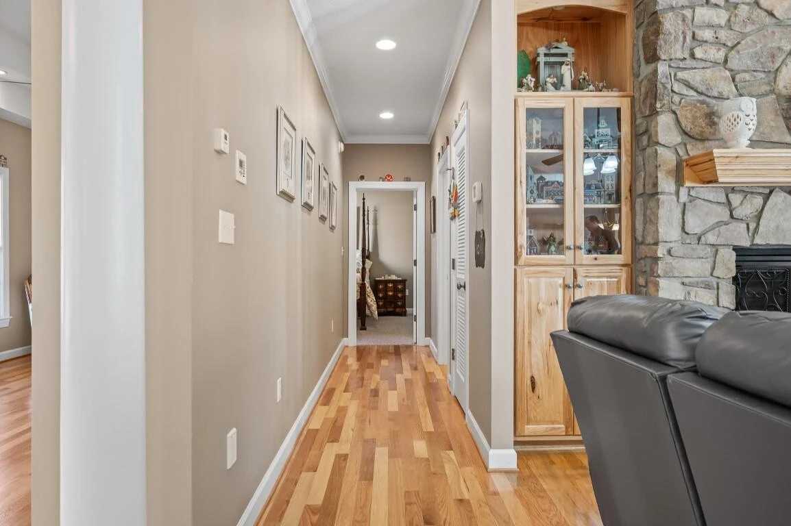 1422 Hidden Oaks LN - Photo 37