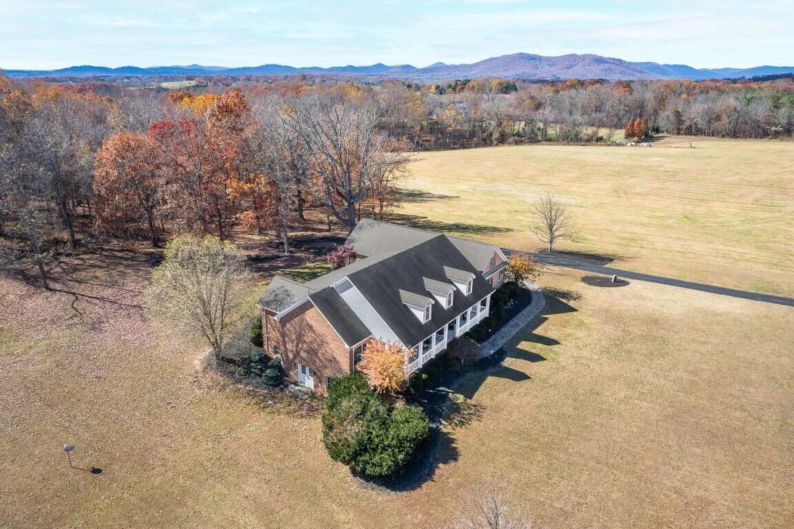 1422 Hidden Oaks LN - Photo 8