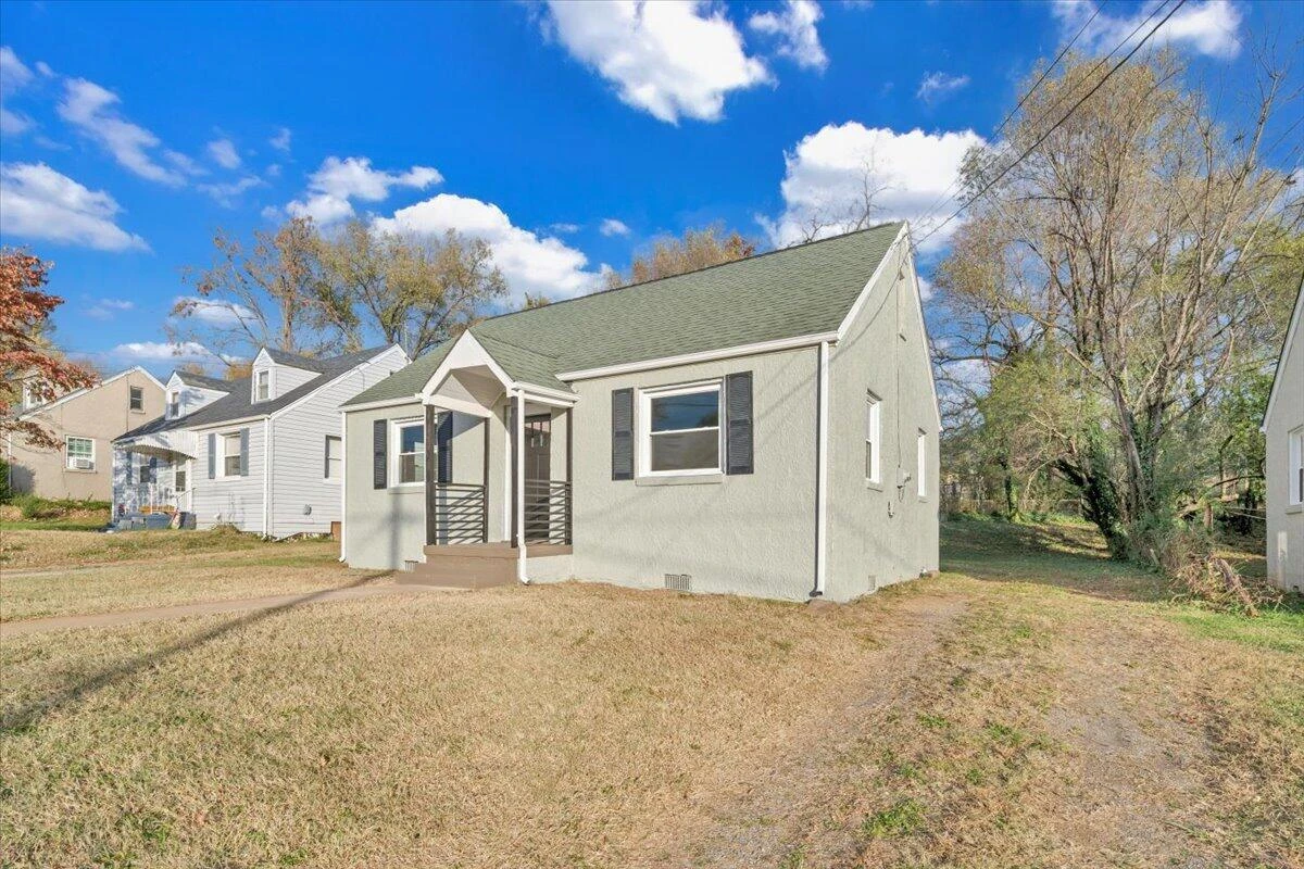 553 Westwood BLVD NW - Photo 2