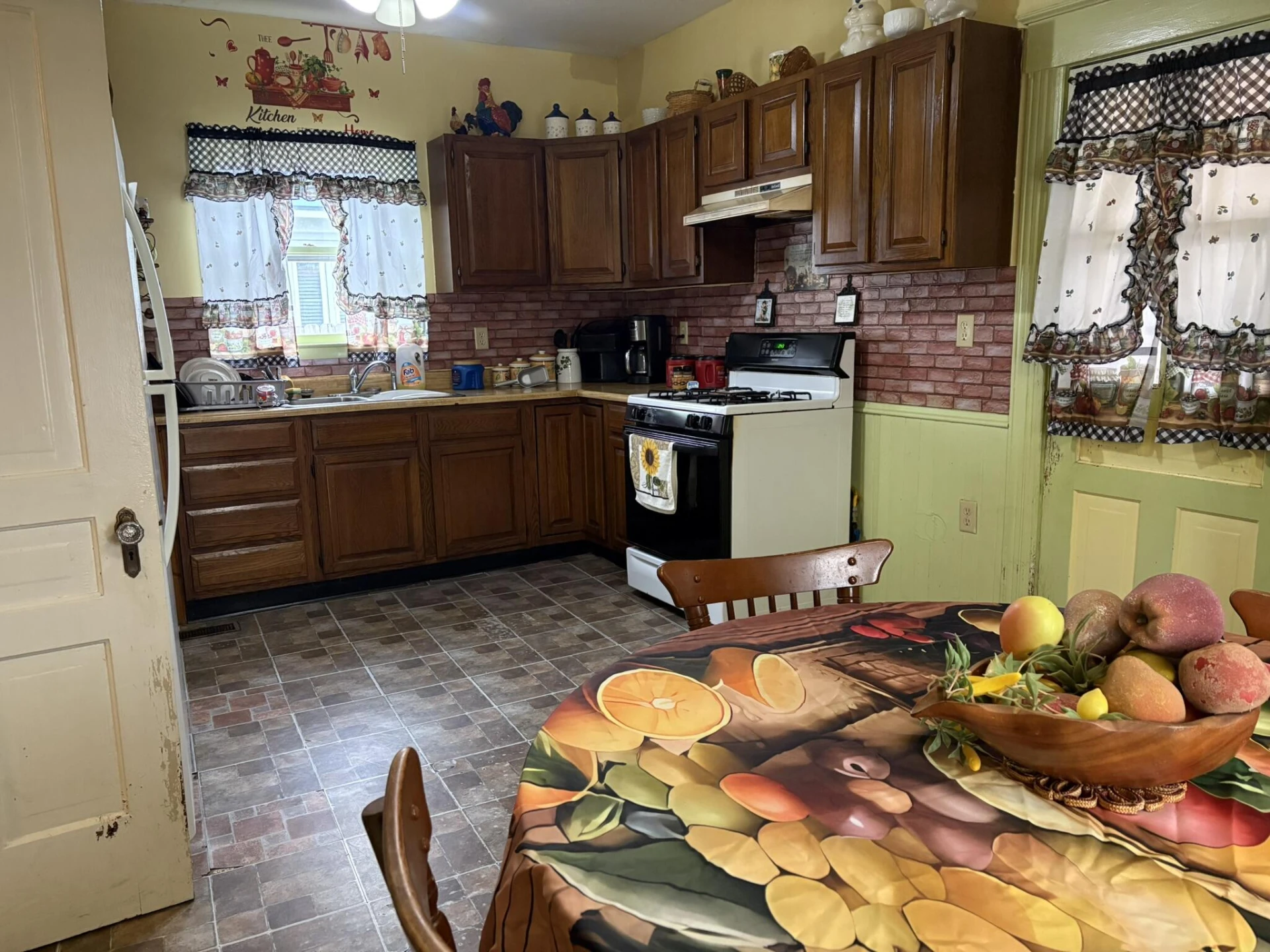 617 Commercial AVE - Photo 12