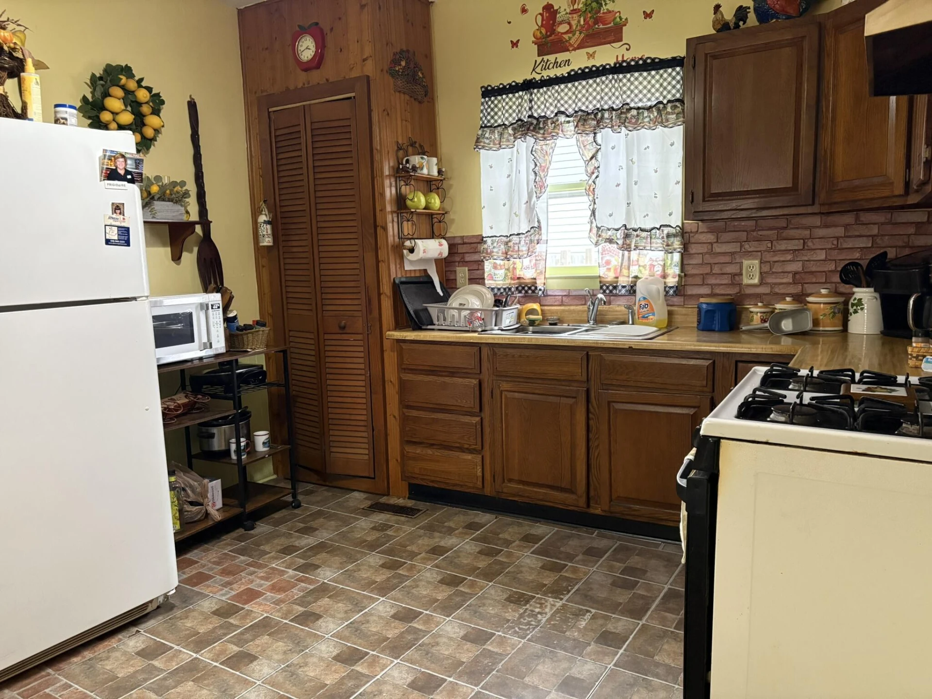617 Commercial AVE - Photo 13