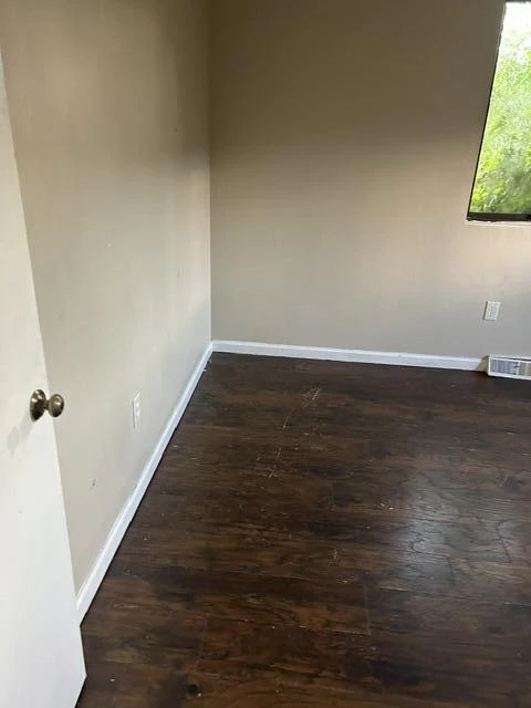 1374 Gillette AVE SE - Photo 11