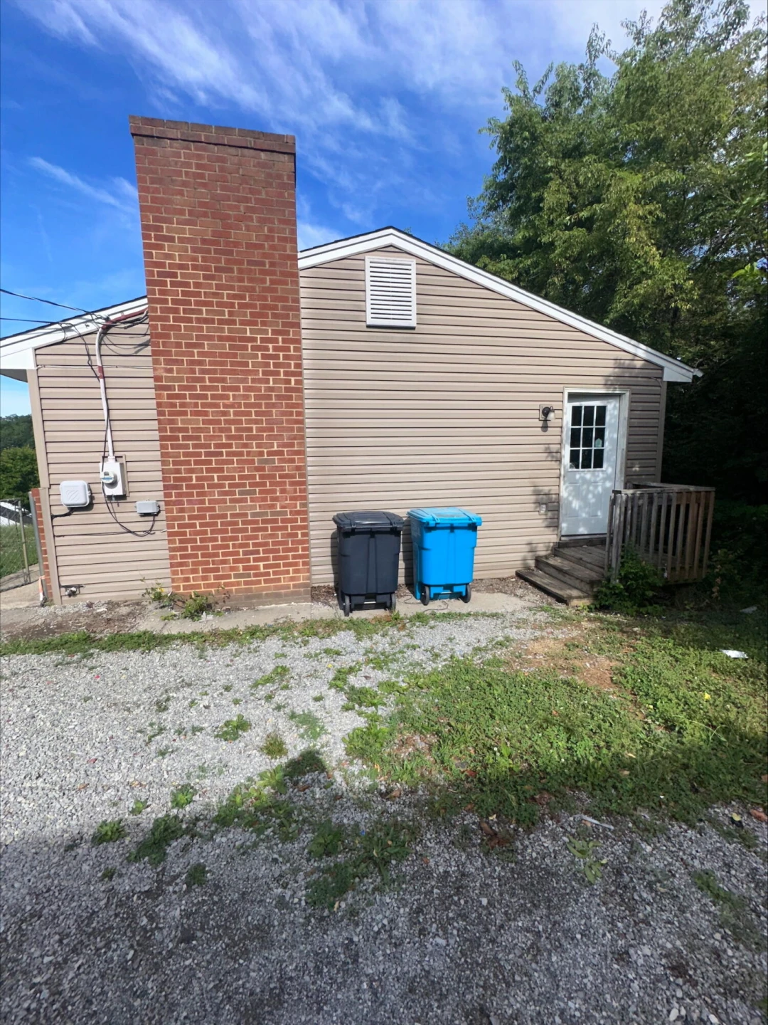 1374 Gillette AVE SE - Photo 2