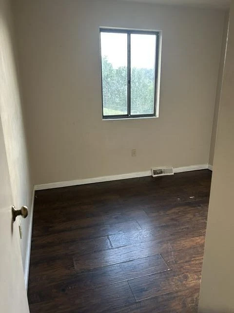 1374 Gillette AVE SE - Photo 8