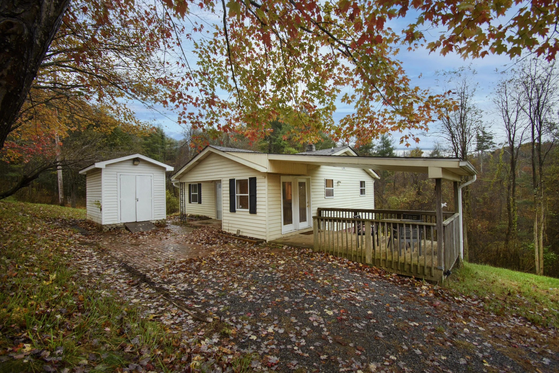320 Stuart RD SE