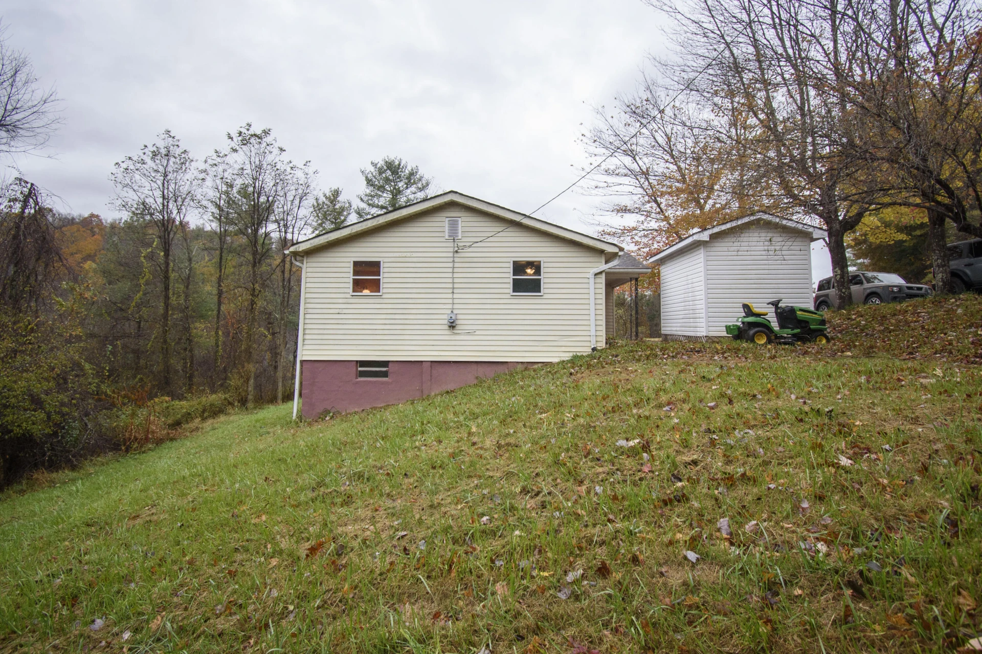 320 Stuart RD SE - Photo 10