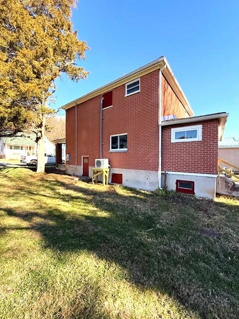 221 E Parrish ST - Photo 17
