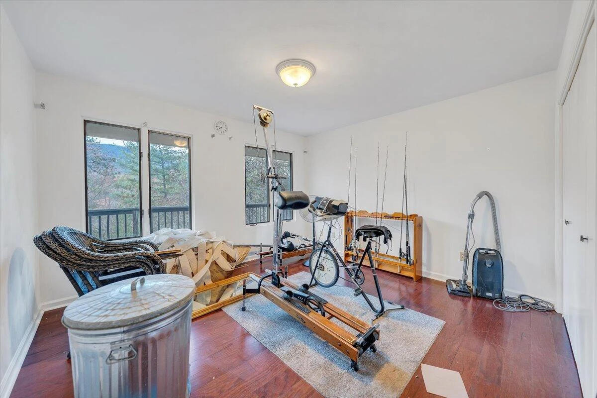 1884 Oak DR - Photo 18