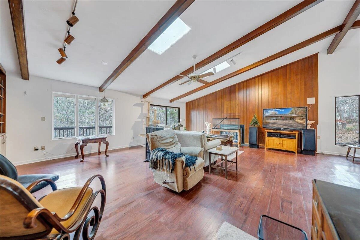 1884 Oak DR - Photo 3