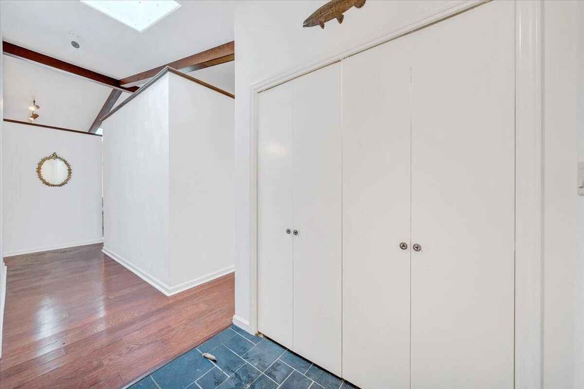 1884 Oak DR - Photo 5