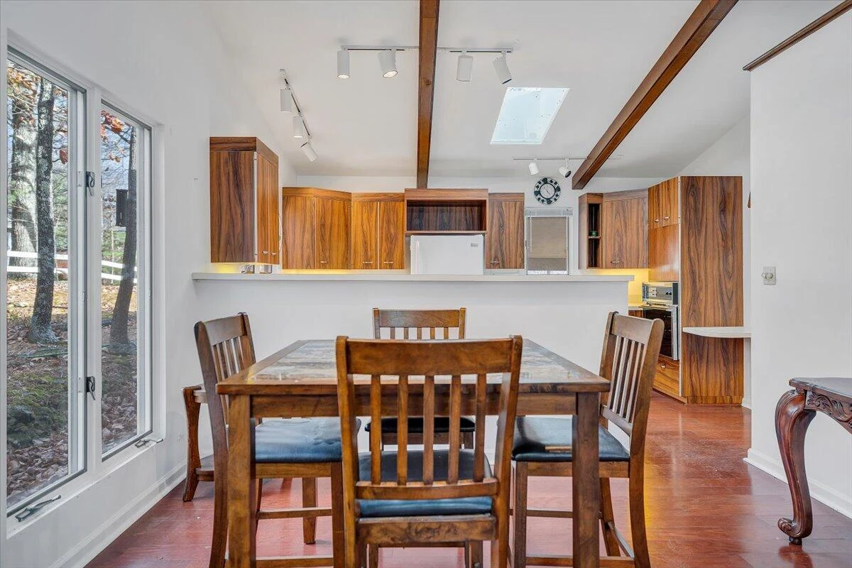 1884 Oak DR - Photo 8