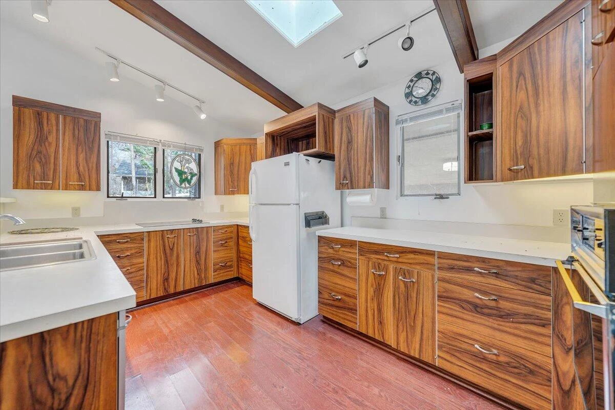 1884 Oak DR - Photo 9