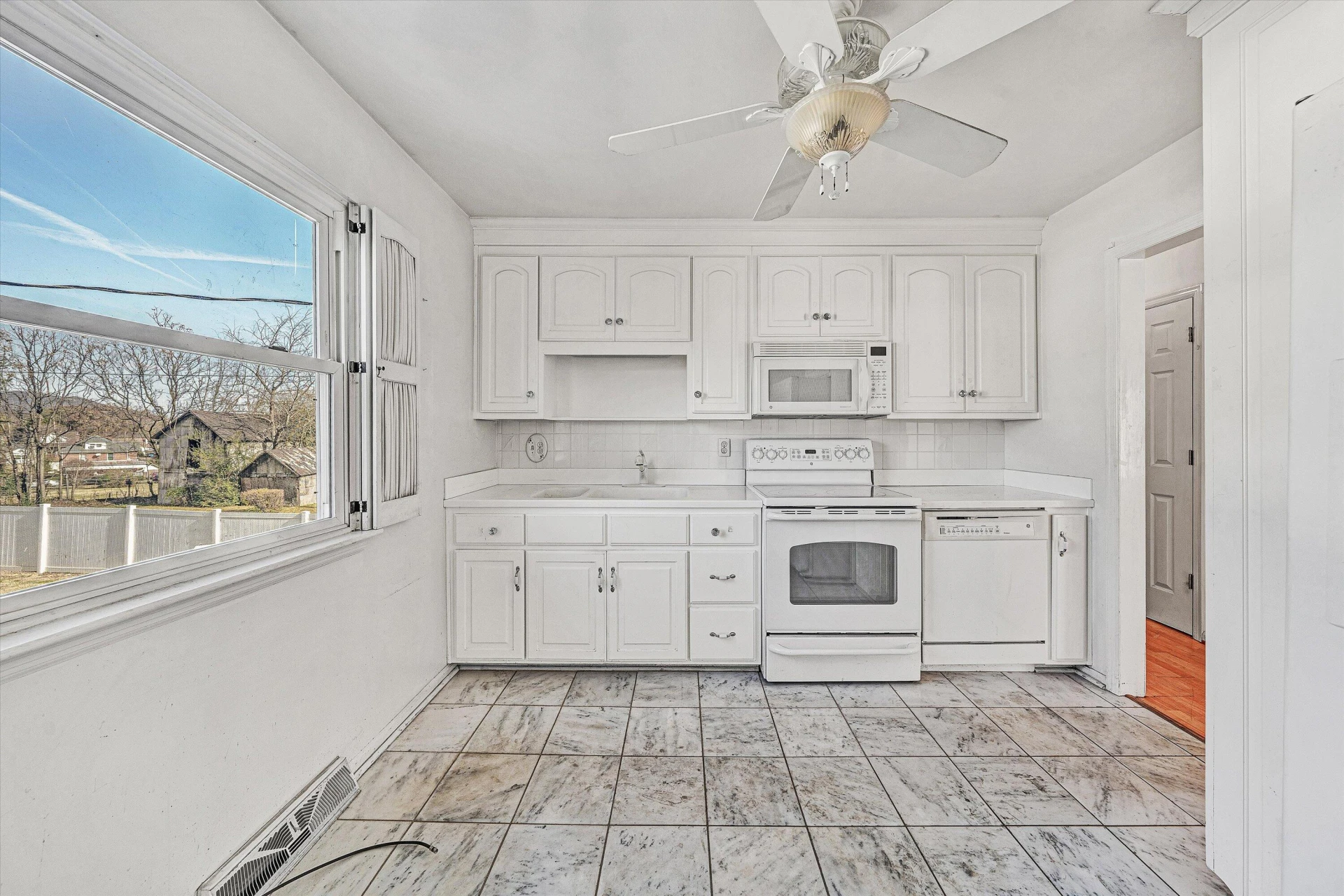 1801 Franwill AVE NW - Photo 15