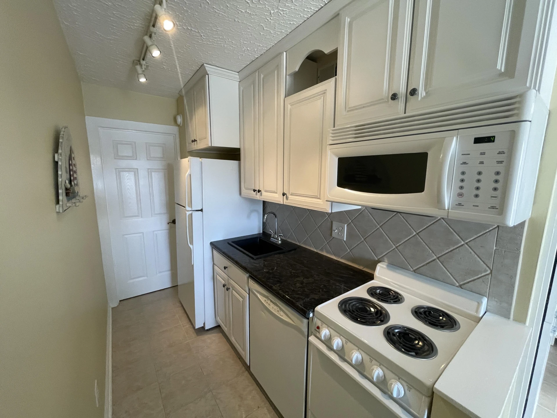 1089 Bluewater DR #401 - Photo 39