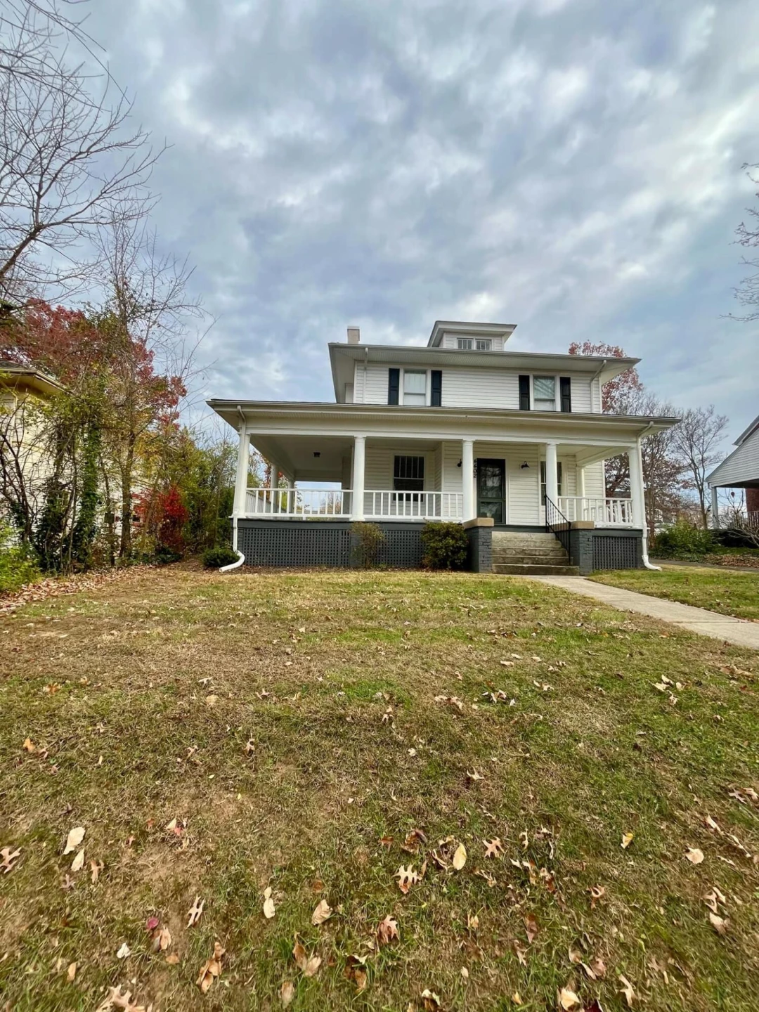 4402 Hilltop DR - Photo 2