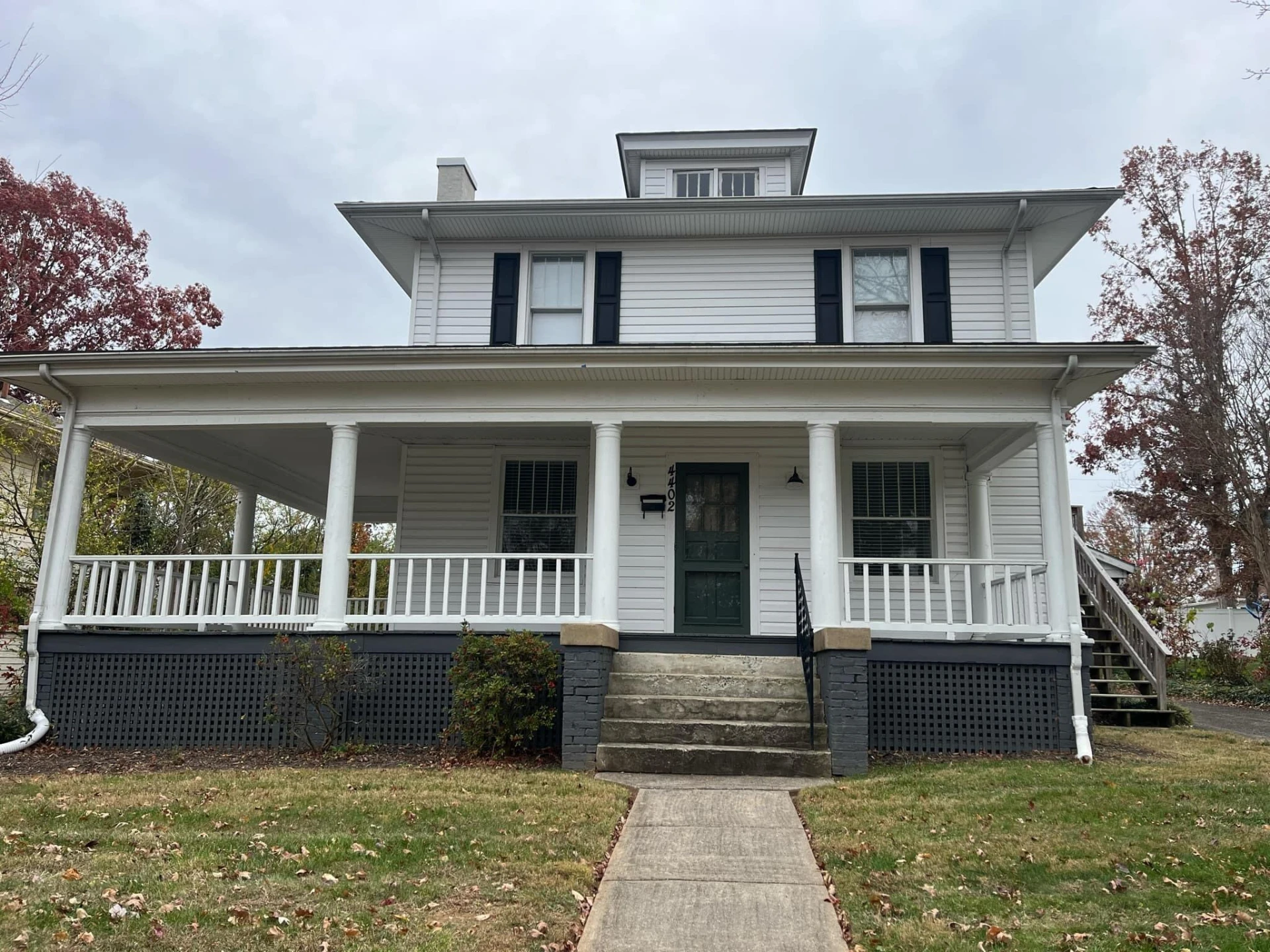 4402 Hilltop DR - Photo 3