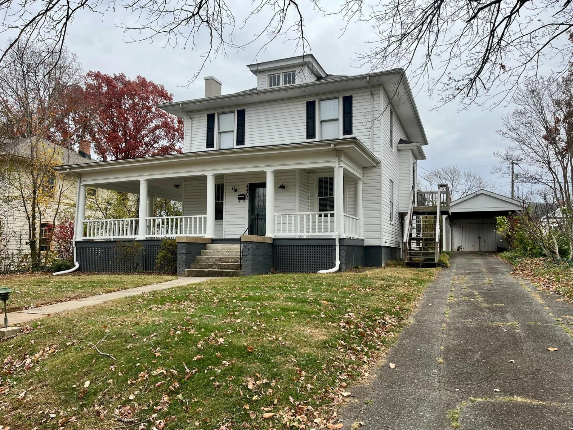 4402 Hilltop DR - Photo 4