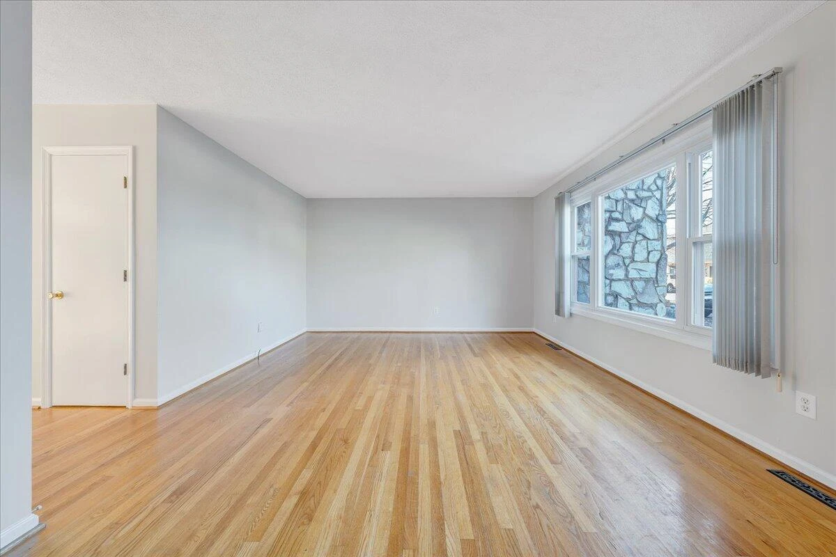 3319 Stonehenge Square - Photo 9