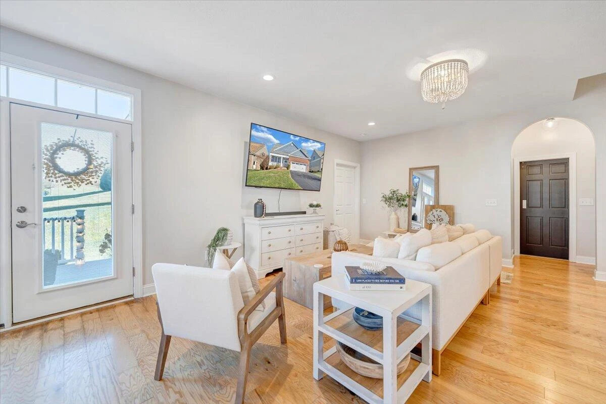 605 Kentwood DR - Photo 14