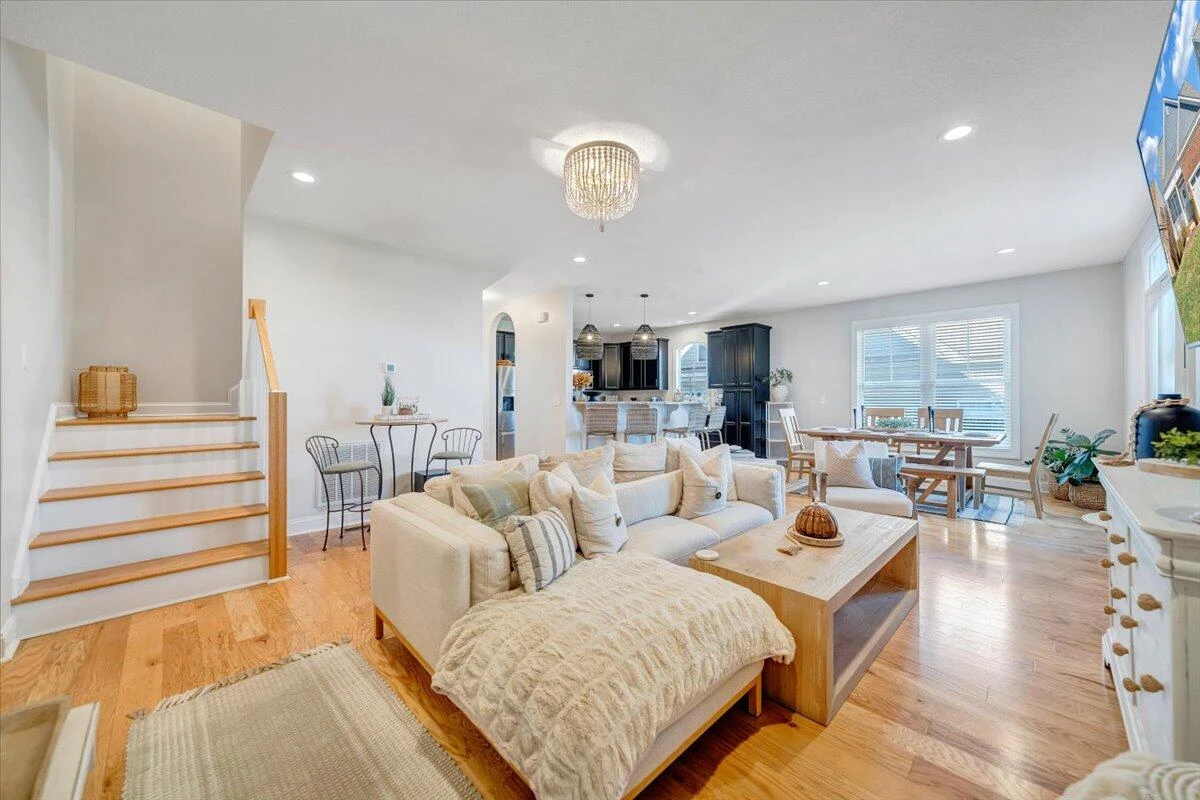 605 Kentwood DR - Photo 17