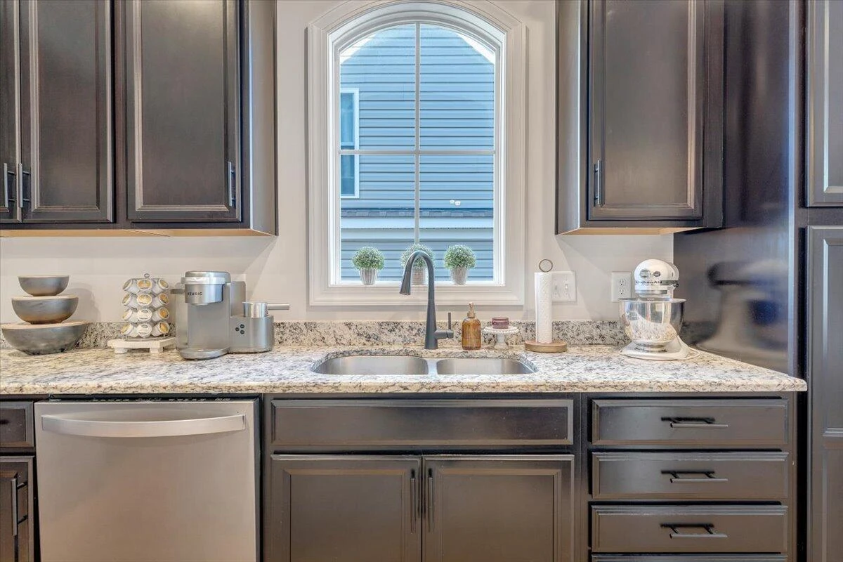 605 Kentwood DR - Photo 24