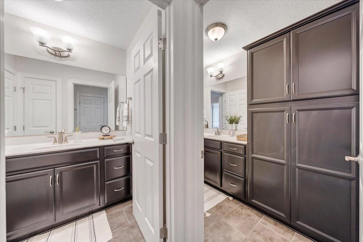 605 Kentwood DR - Photo 46