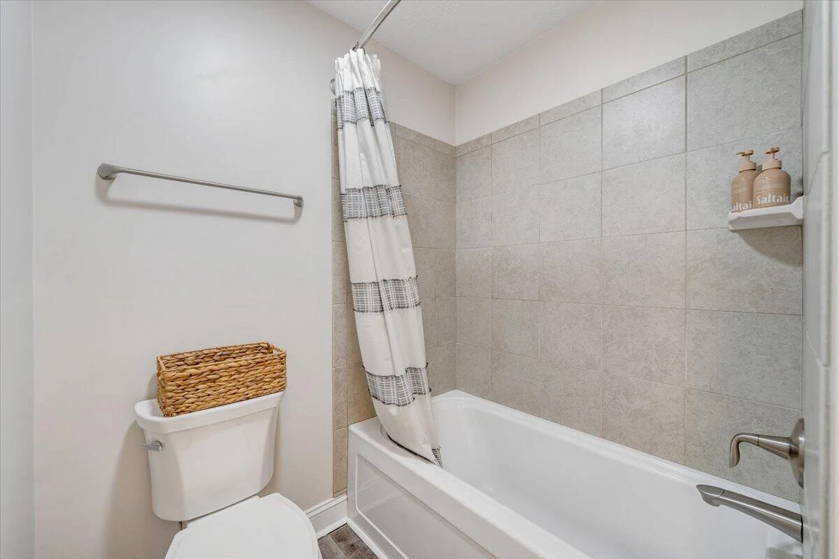 605 Kentwood DR - Photo 47