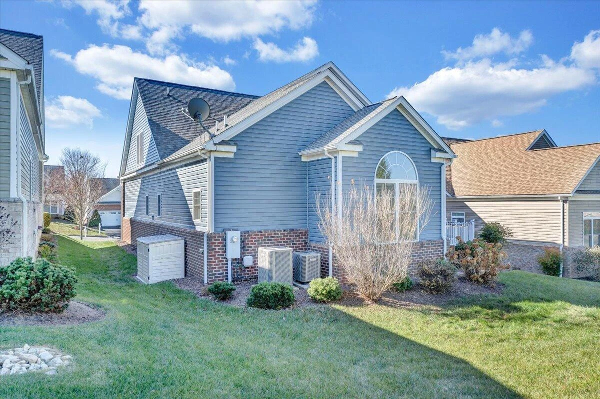 605 Kentwood DR - Photo 52