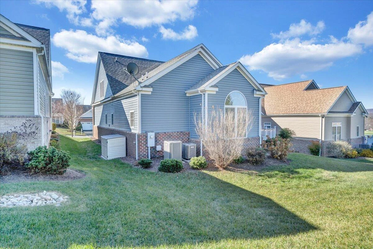 605 Kentwood DR - Photo 53