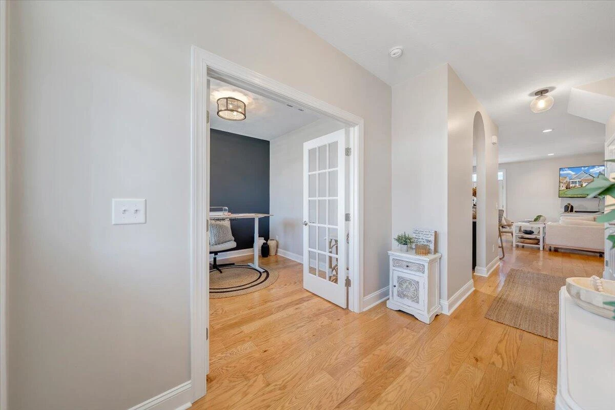 605 Kentwood DR - Photo 9