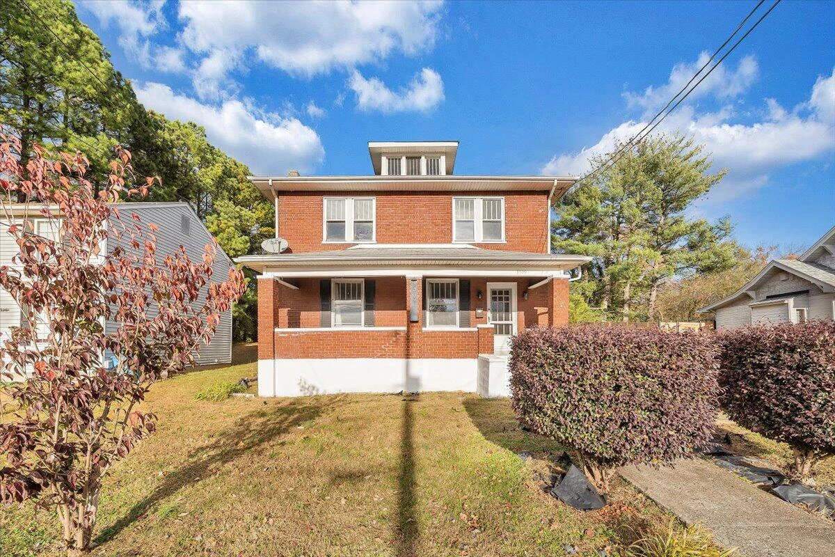 3309 Birchwood AVE NE
