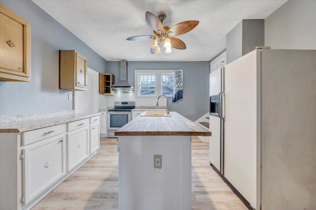 3309 Birchwood AVE NE - Photo 11