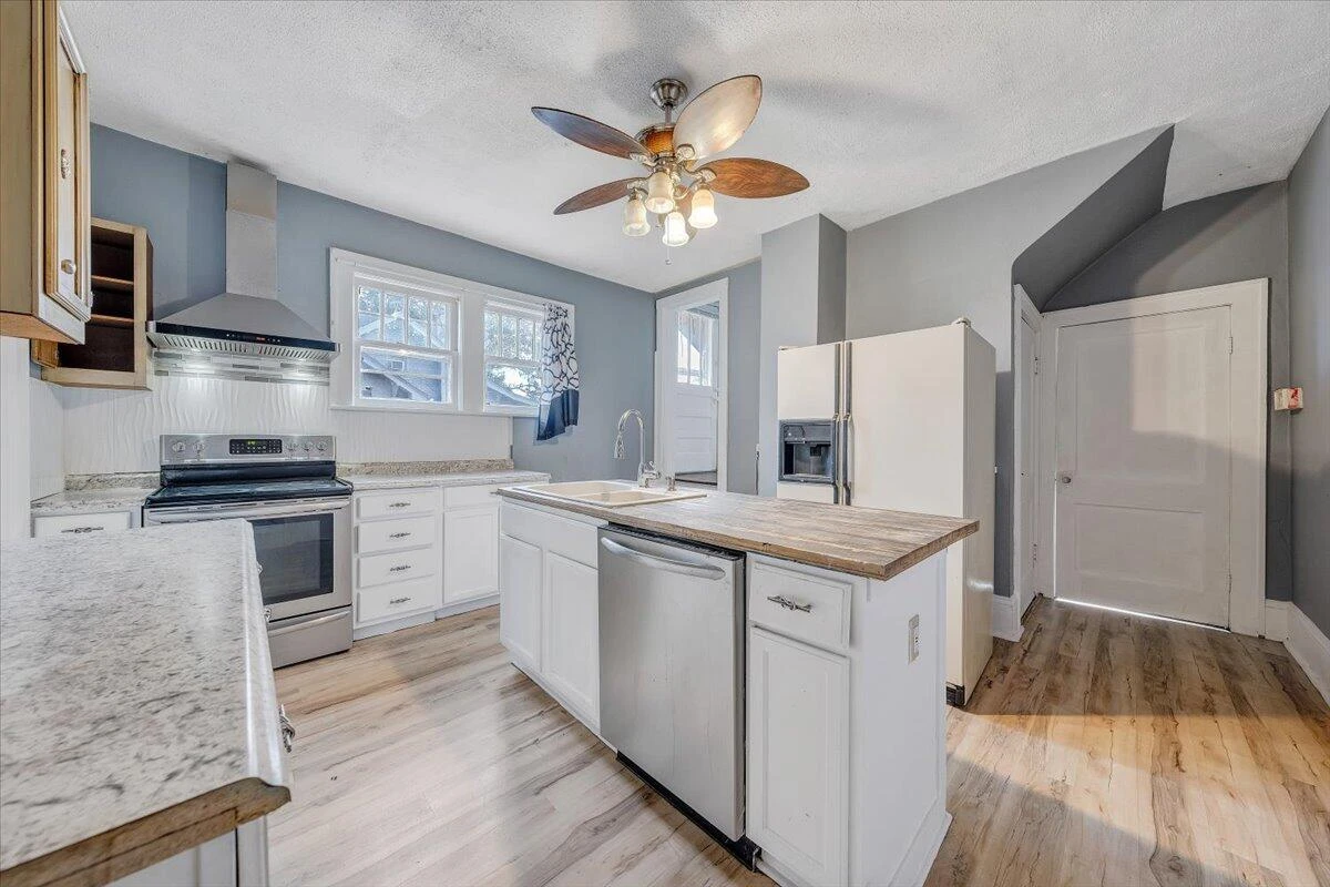 3309 Birchwood AVE NE - Photo 12