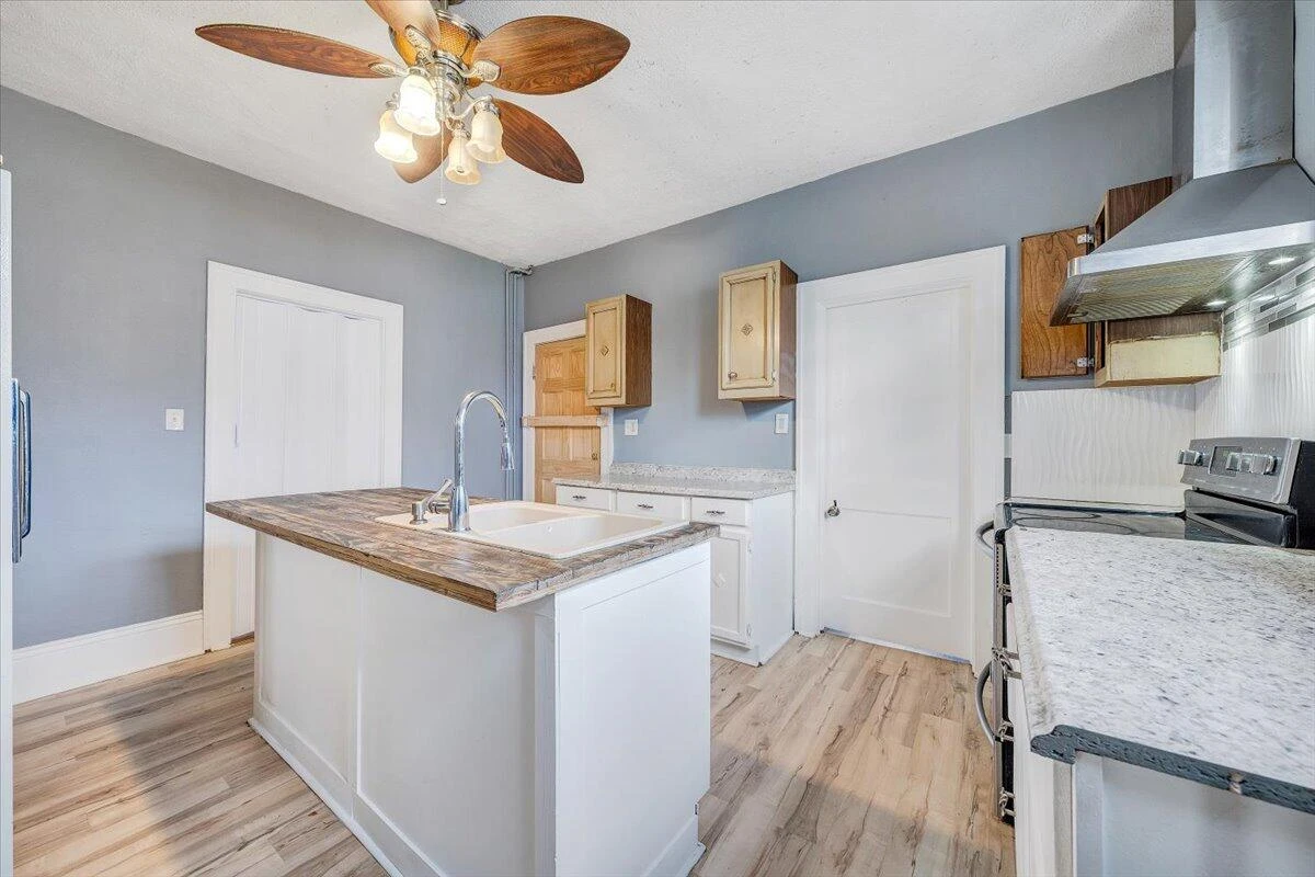 3309 Birchwood AVE NE - Photo 16