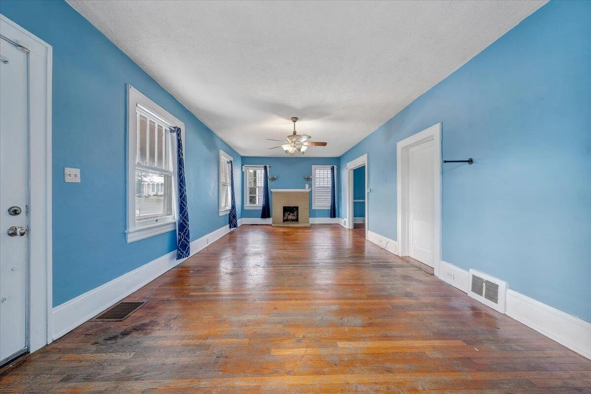 3309 Birchwood AVE NE - Photo 4