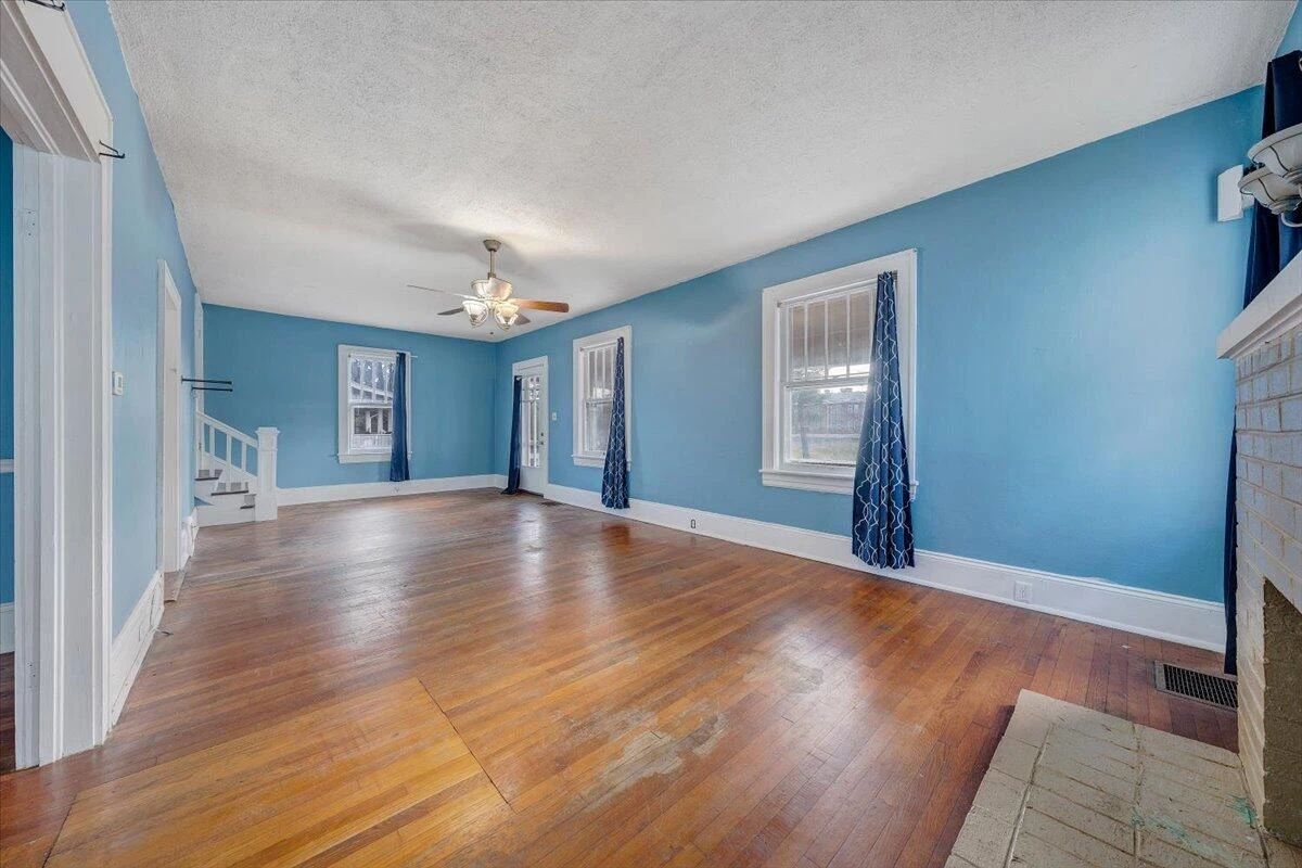 3309 Birchwood AVE NE - Photo 6