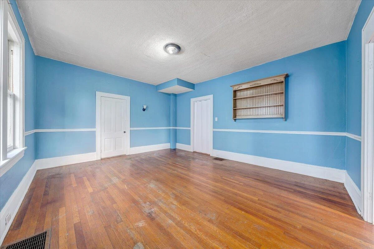 3309 Birchwood AVE NE - Photo 8