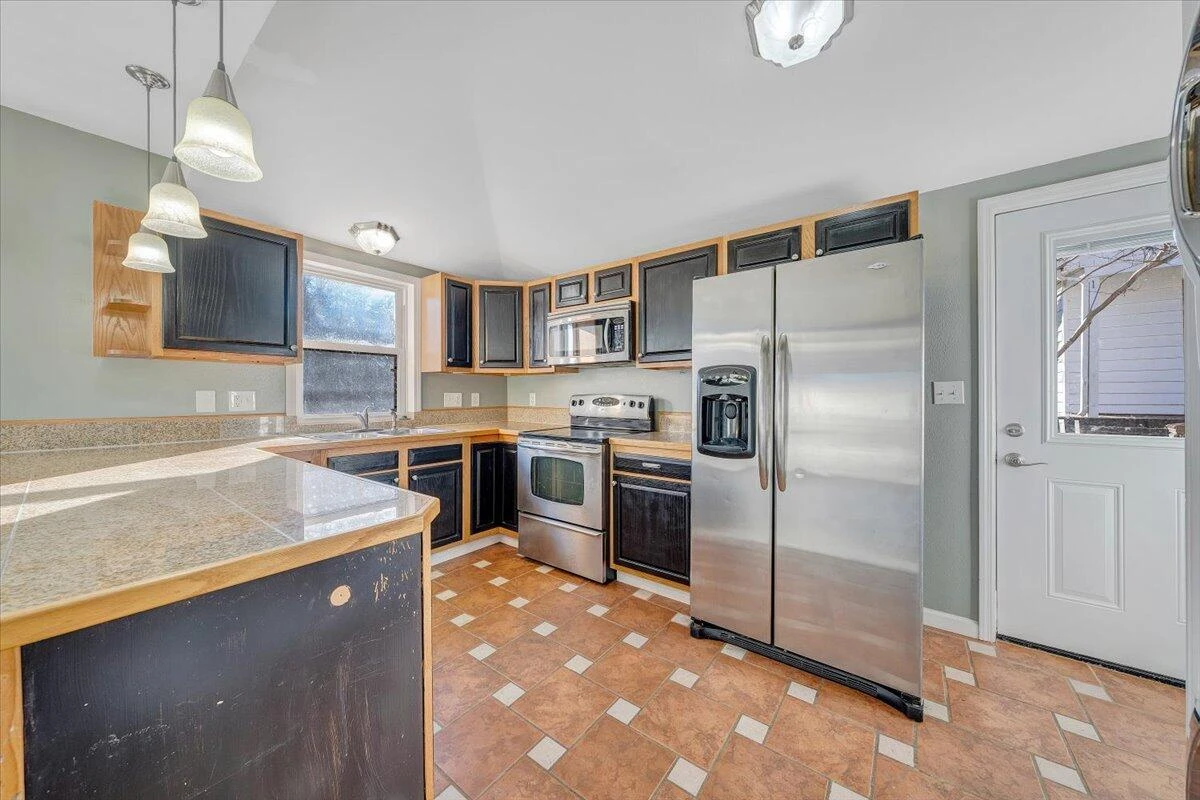 702 Conway ST NE - Photo 10