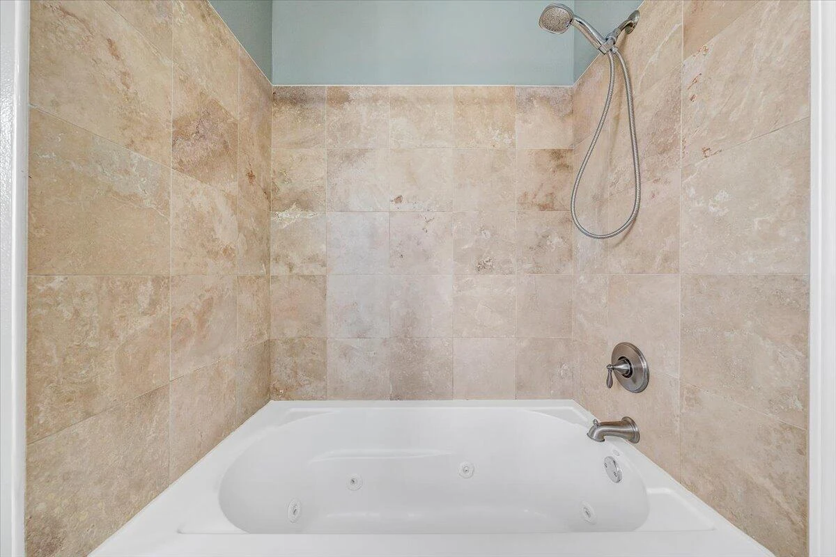 702 Conway ST NE - Photo 19