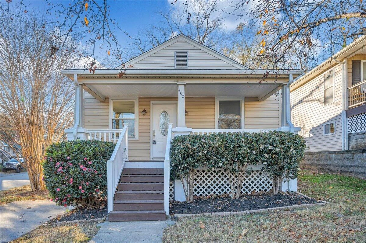 702 Conway ST NE - Photo 2